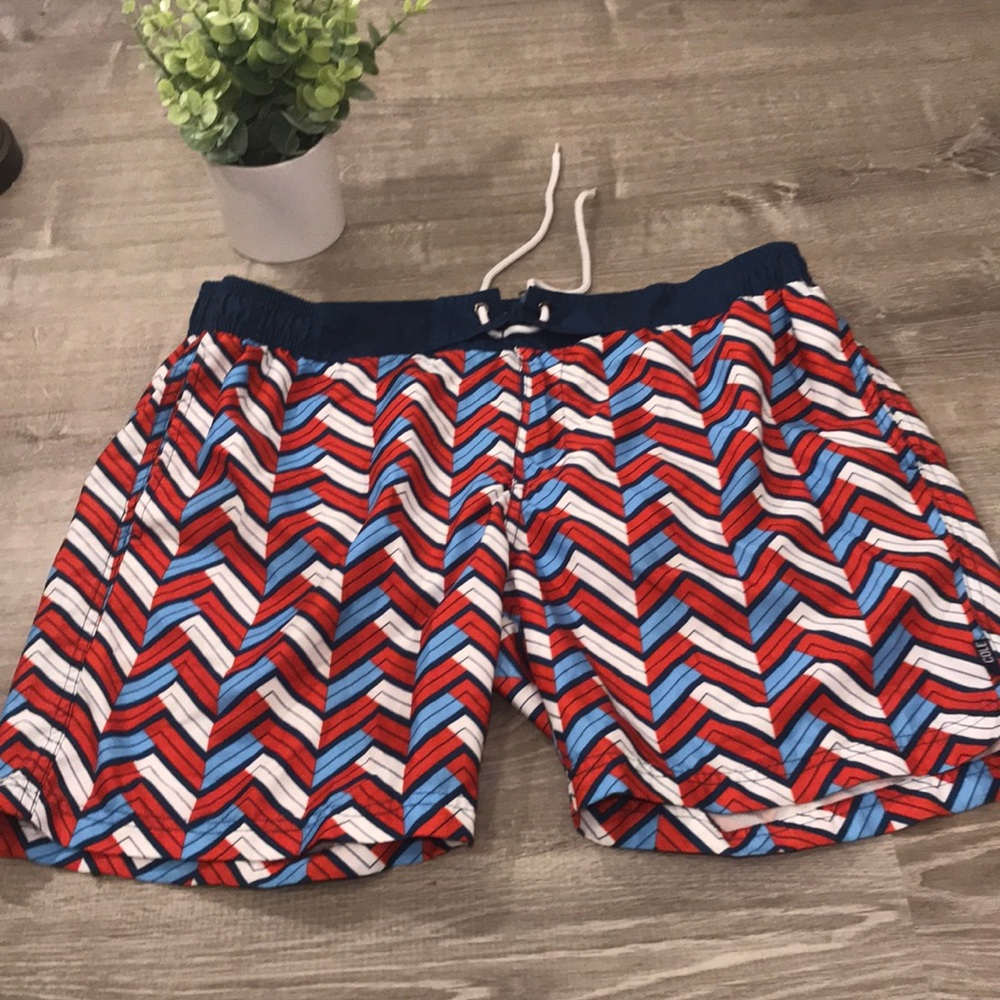 Men’s swim trunks